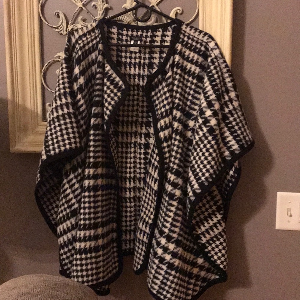 Talbots black/ivory cape